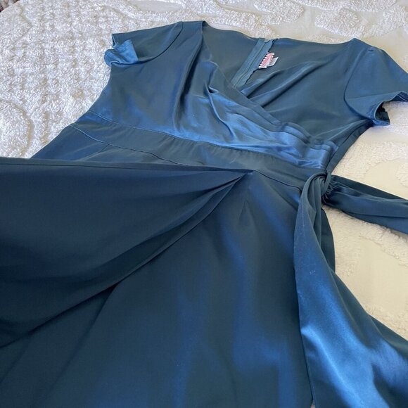 Pinup Couture Ava Faux Wrap Wiggle Dress Turquoise Satin 2X Retro Mad Men Glam - Picture 10 of 10